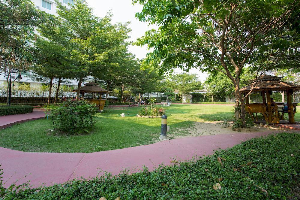 The Capital Resort @ Sukhumvit 50 Bangkok Kültér fotó The campus