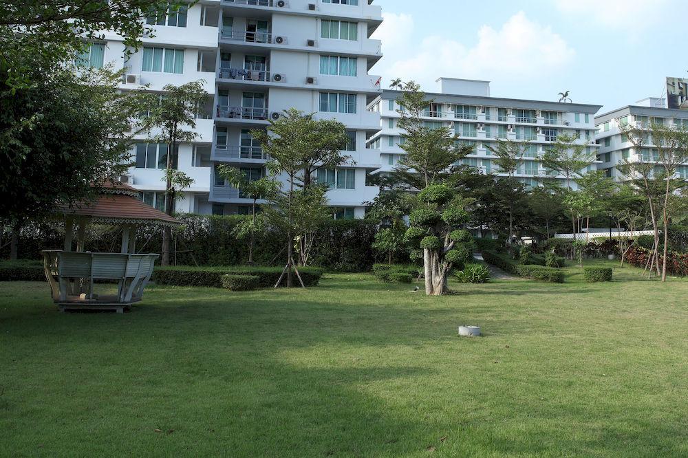 The Capital Resort @ Sukhumvit 50 Bangkok Kültér fotó The park