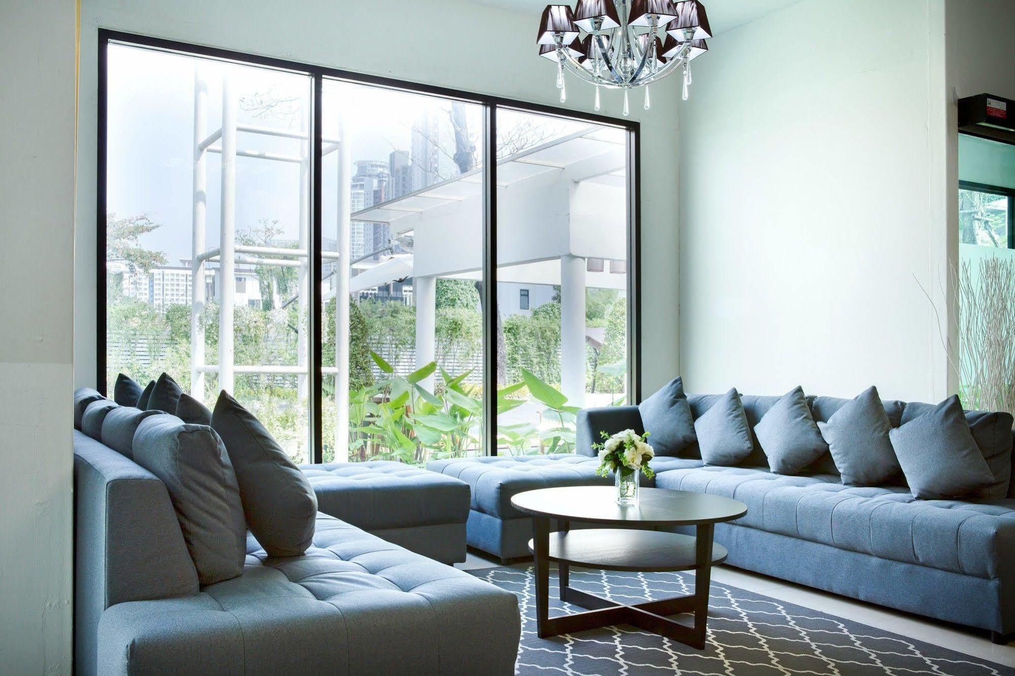 The Capital Resort @ Sukhumvit 50 Bangkok Kültér fotó A living room